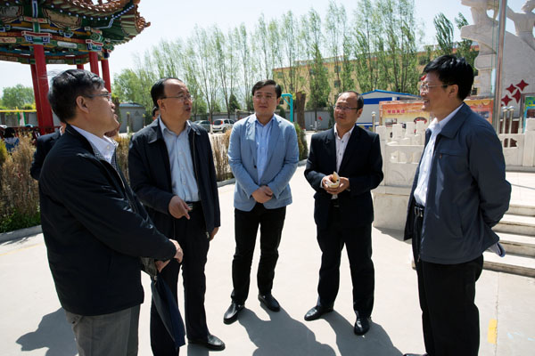 院长王志连副院长张美富在繁峙县调研我院实习支教工作